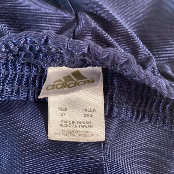 💋3/$12 Boys Adidas shorts 2T - Picture 5 of 5
